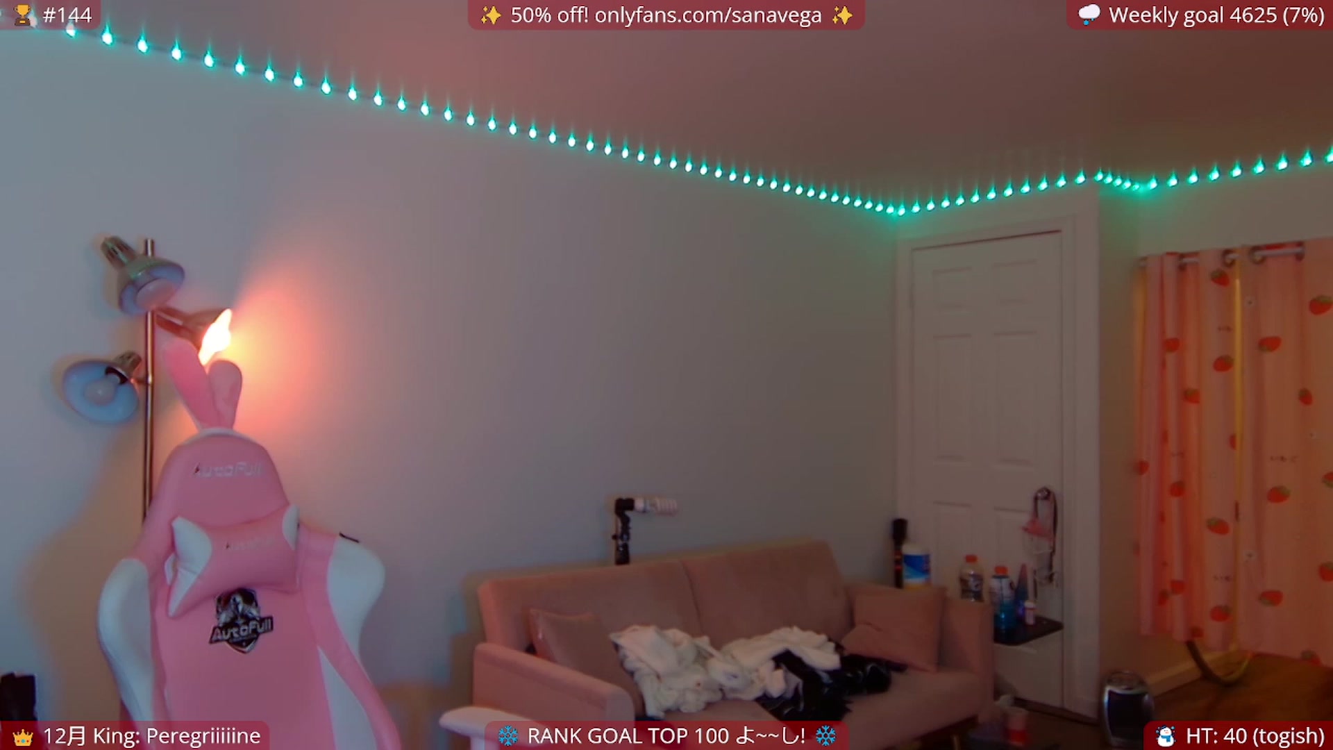 Gallery image thumbnail from EroTeGlorious's myfreecams stream on, 12/24/2022, 08:56 image 2 of 20