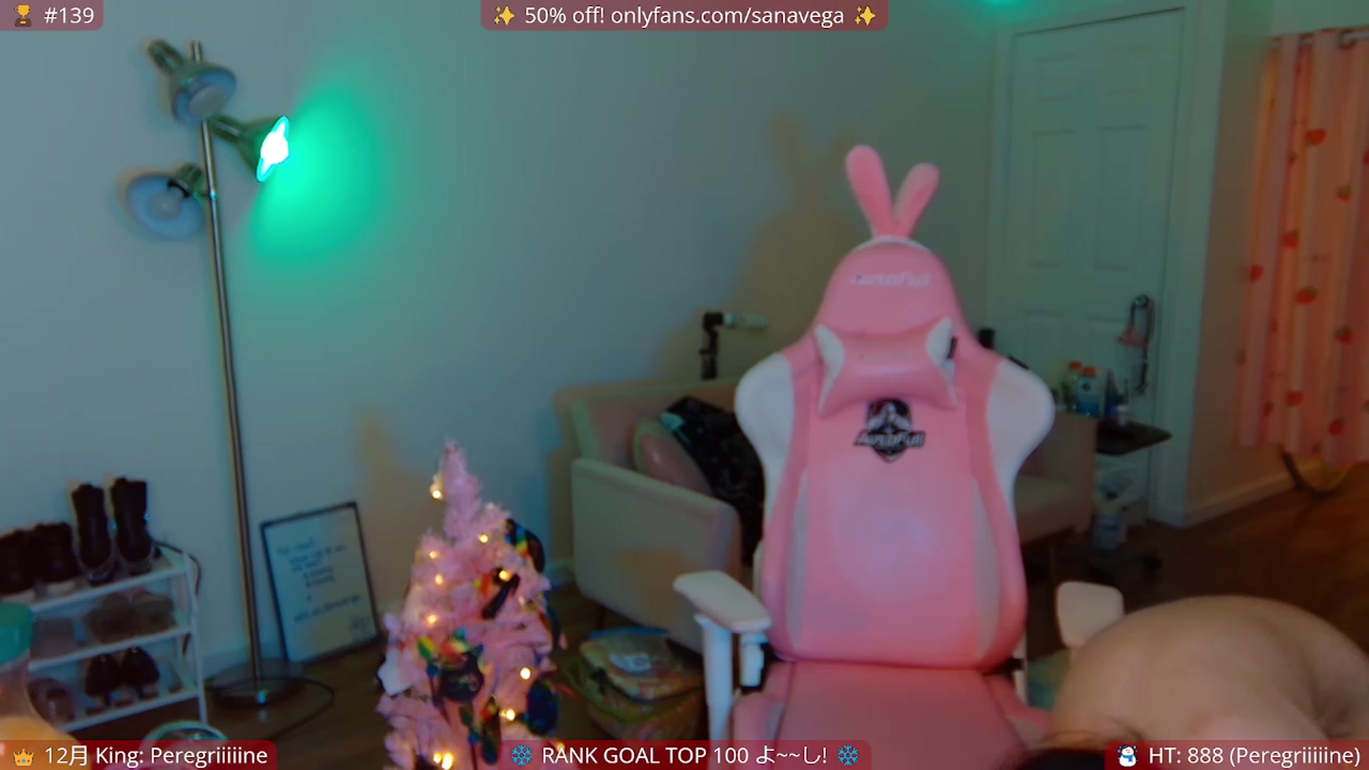 Gallery image thumbnail from EroTeGlorious's myfreecams stream on, 12/25/2022, 12:33 image 5 of 20