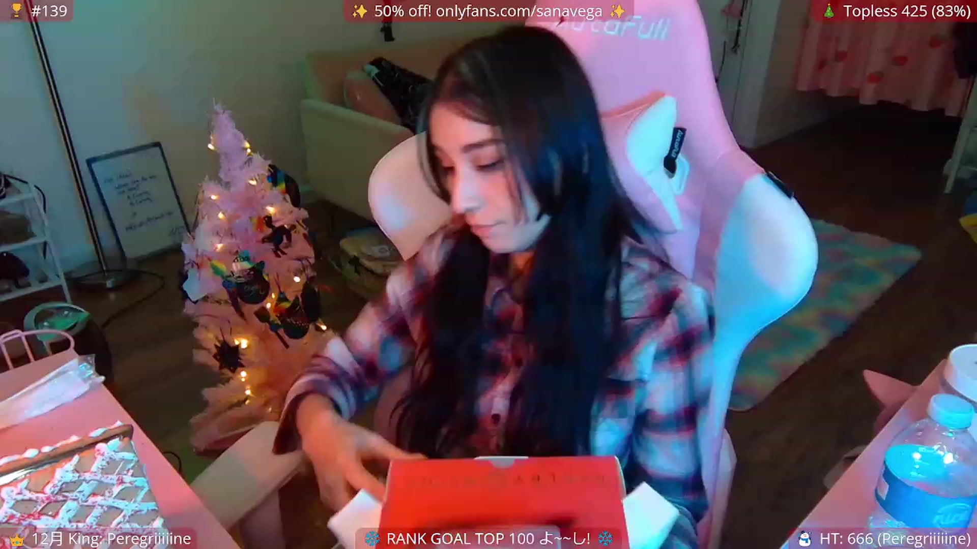 Gallery image thumbnail from EroTeGlorious's myfreecams stream on, 12/26/2022, 06:46 image 8 of 20