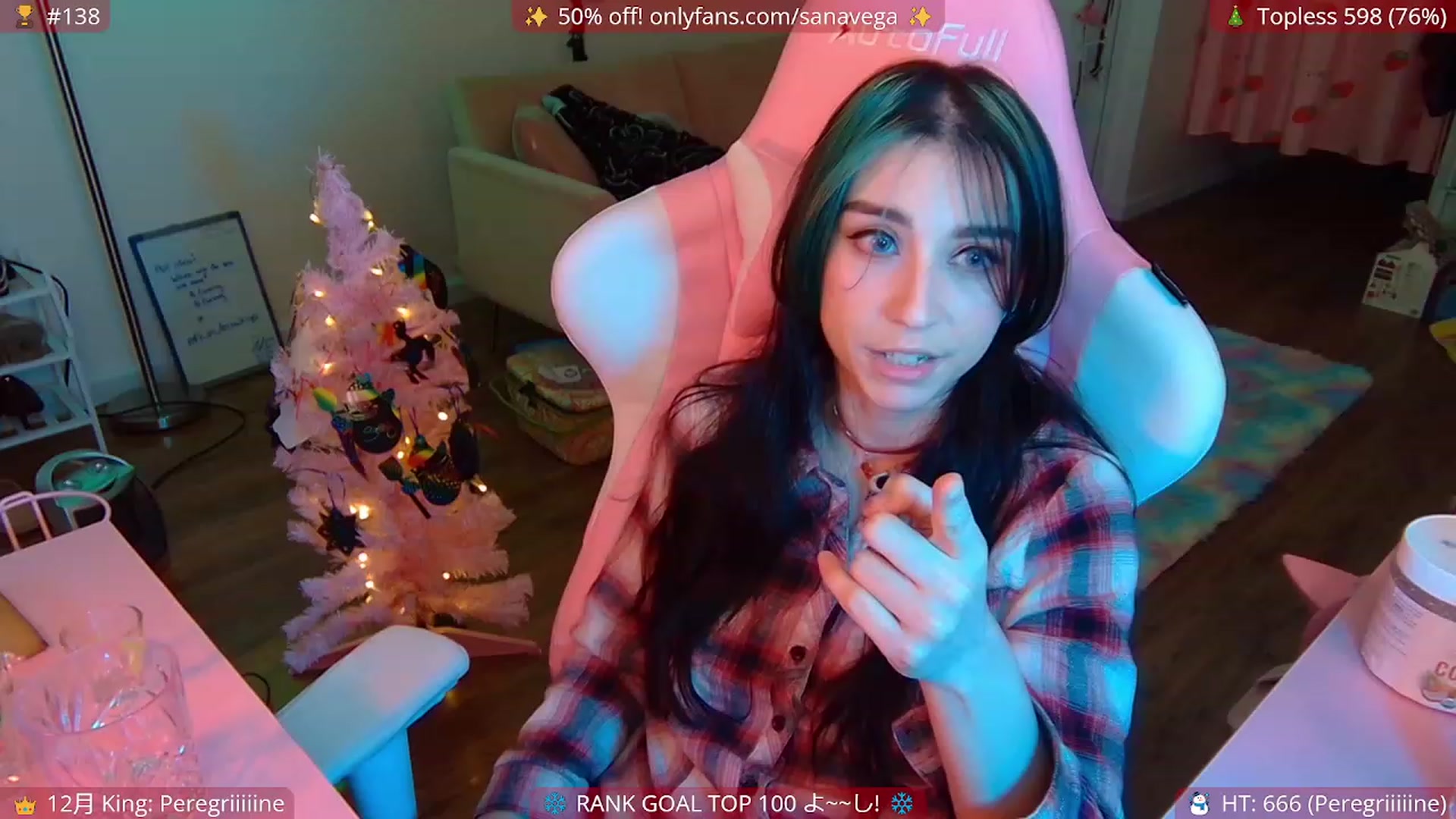 Gallery image thumbnail from EroTeGlorious's myfreecams stream on, 12/26/2022, 06:46 image 4 of 20