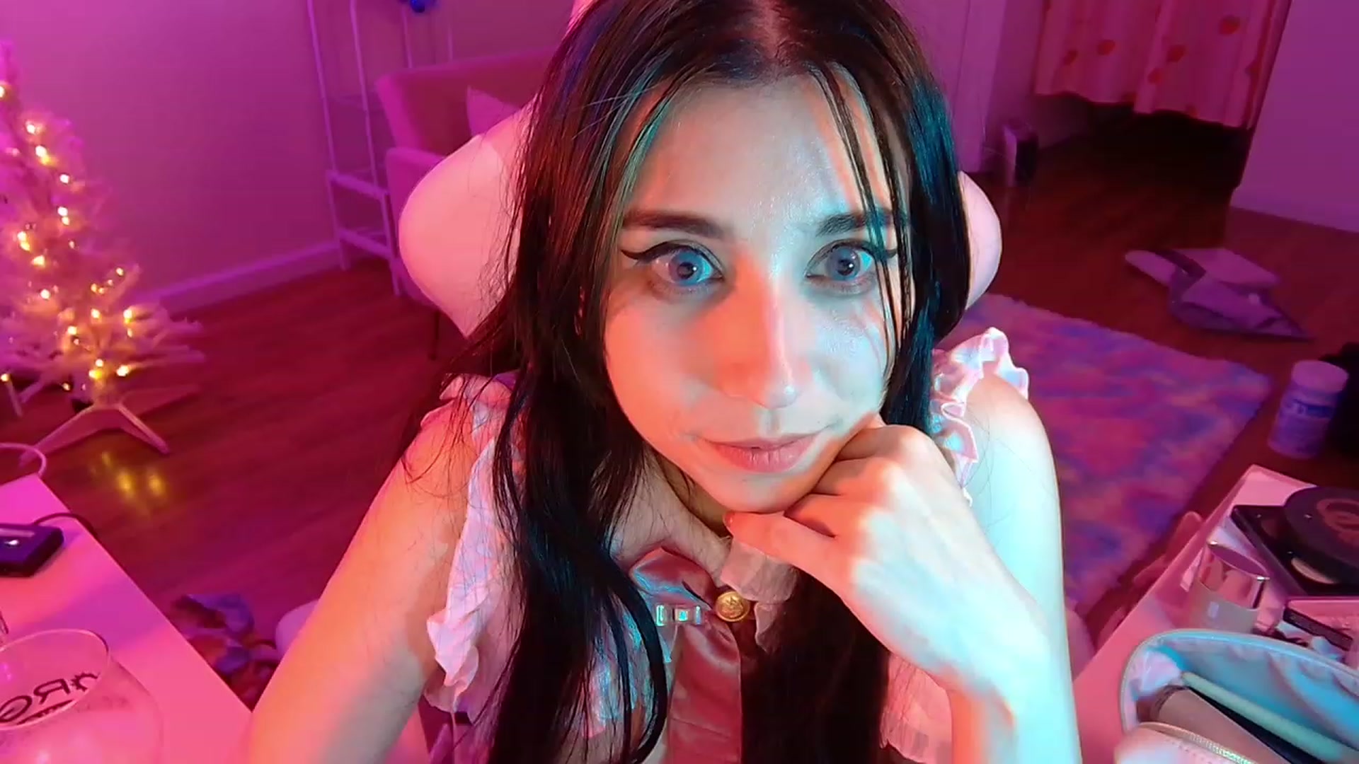 Gallery image thumbnail from EroUkiyo's myfreecams stream on, 12/02/2022, 09:27 image 15 of 20