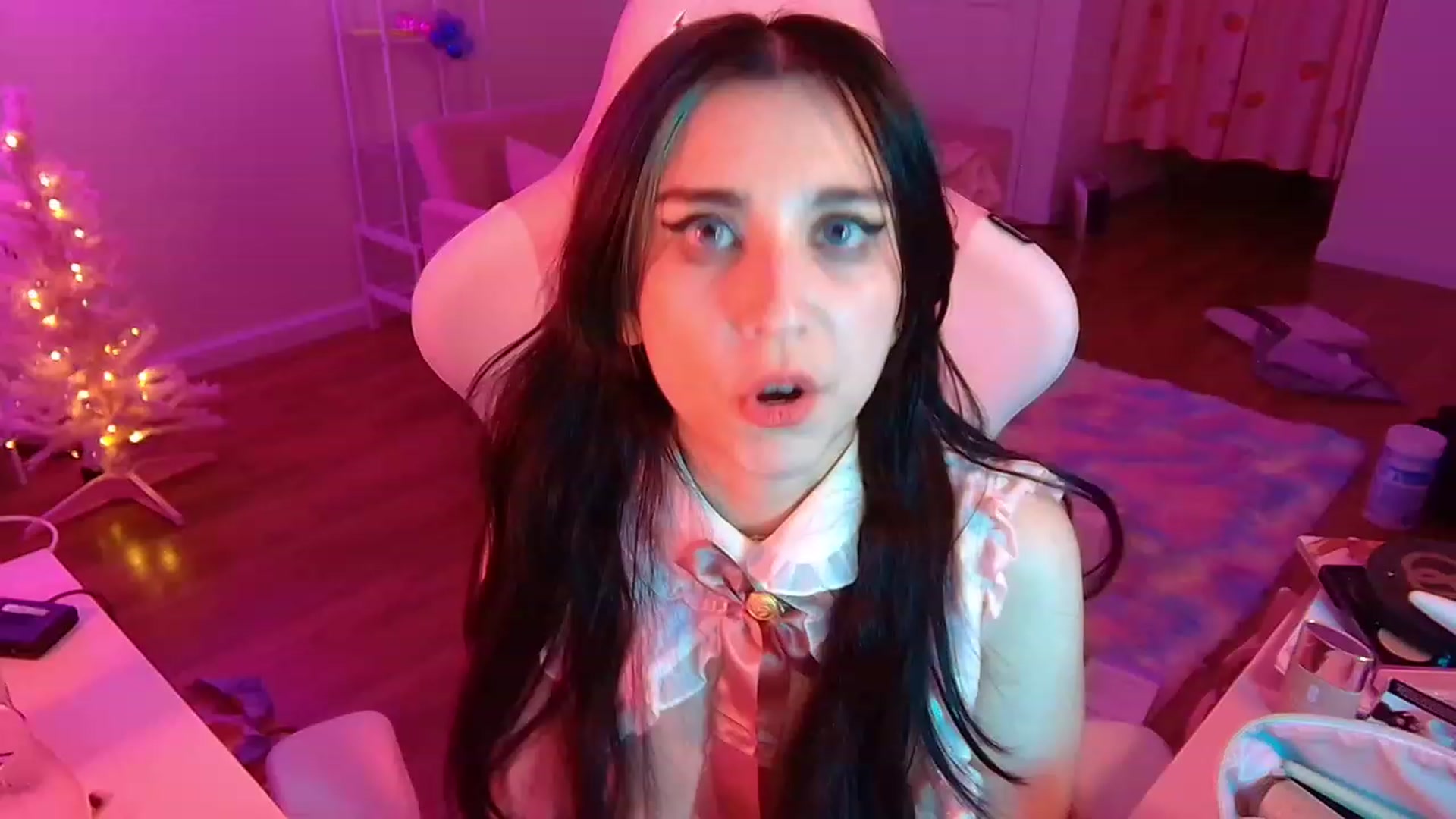 Gallery image thumbnail from EroUkiyo's myfreecams stream on, 12/02/2022, 09:27 image 10 of 20