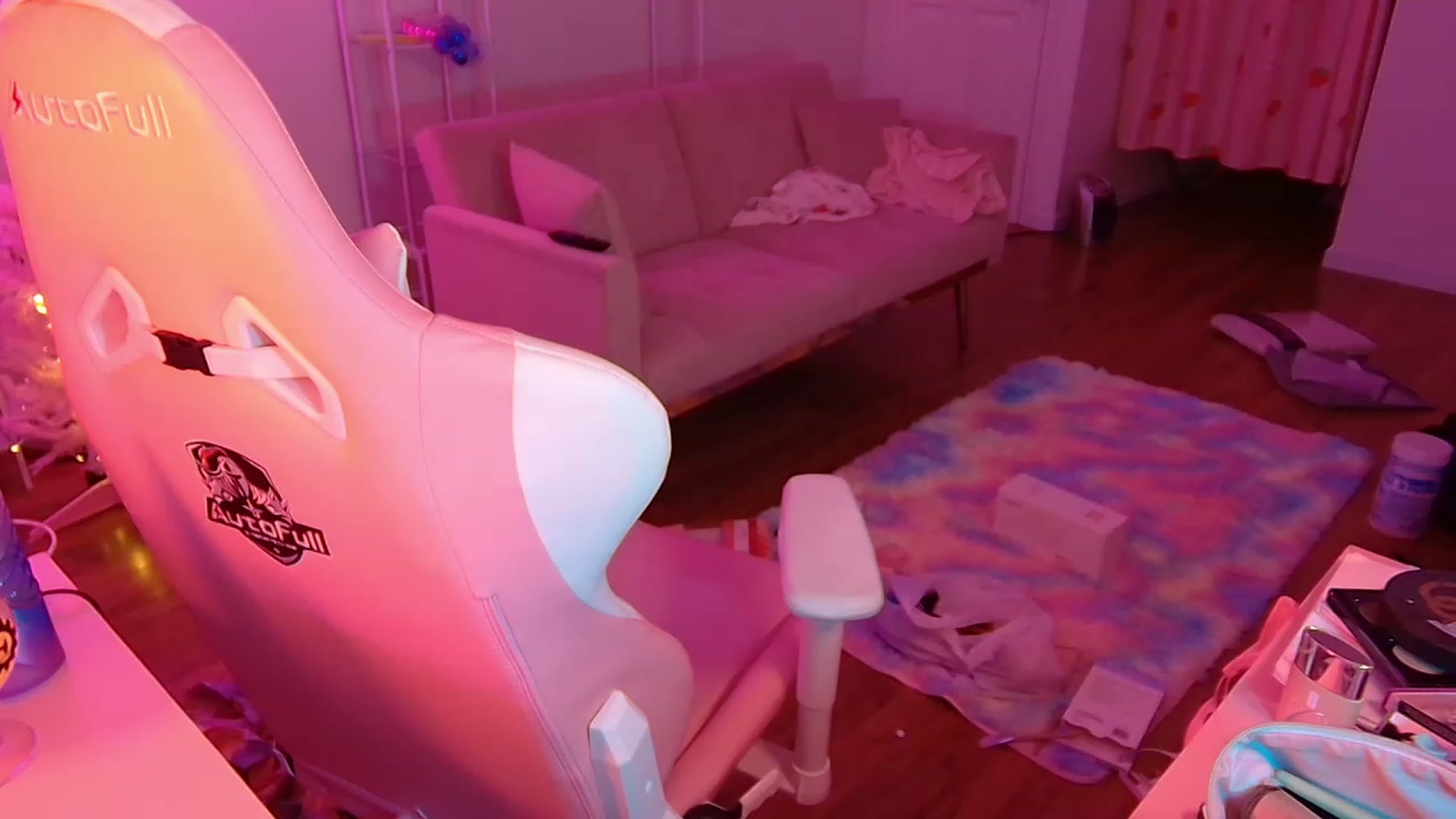 Gallery image thumbnail from EroUkiyo's myfreecams stream on, 12/02/2022, 09:27 image 20 of 20