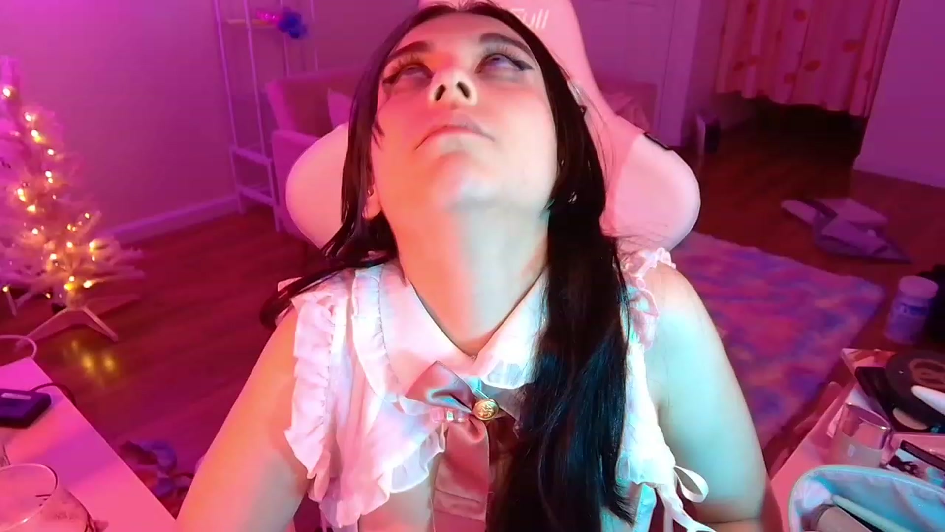 Gallery image thumbnail from EroUkiyo's myfreecams stream on, 12/02/2022, 09:27 image 6 of 20