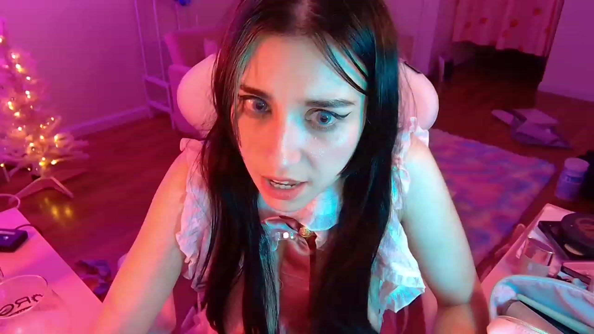 Gallery image thumbnail from EroUkiyo's myfreecams stream on, 12/02/2022, 09:27 image 14 of 20