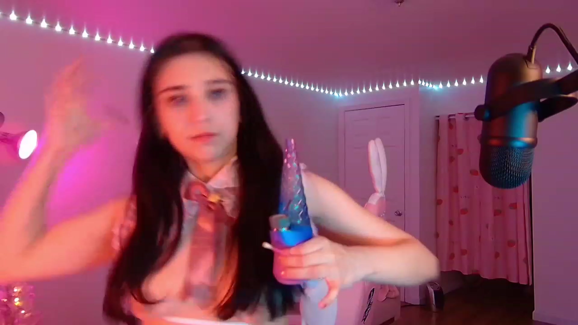 Gallery image thumbnail from EroUkiyo's myfreecams stream on, 12/02/2022, 09:27 image 18 of 20