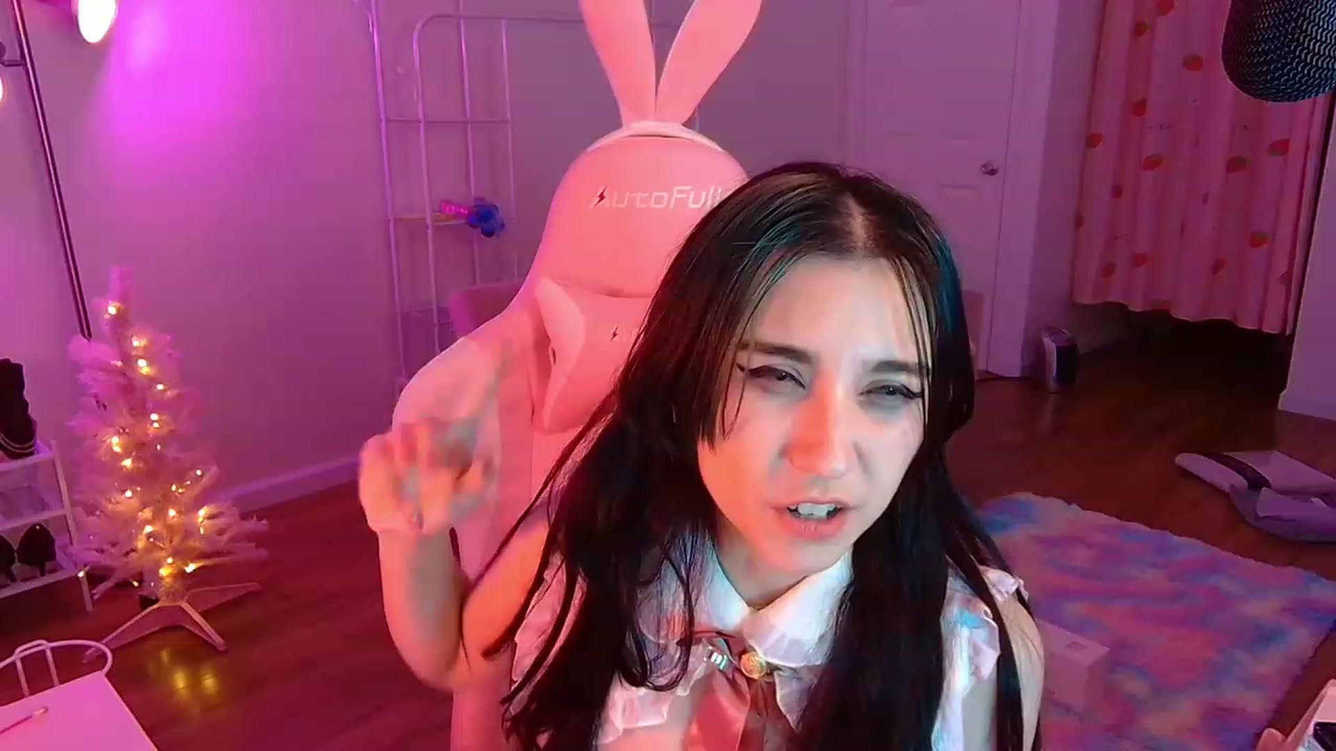 Gallery image thumbnail from EroUkiyo's myfreecams stream on, 12/02/2022, 10:49 image 3 of 20