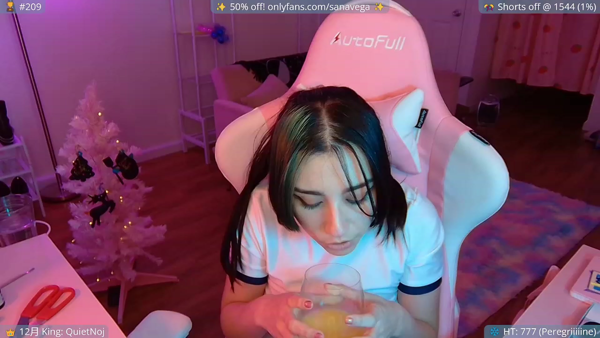 Gallery image thumbnail from EroUkiyo's myfreecams stream on, 12/05/2022, 08:10 image 10 of 20