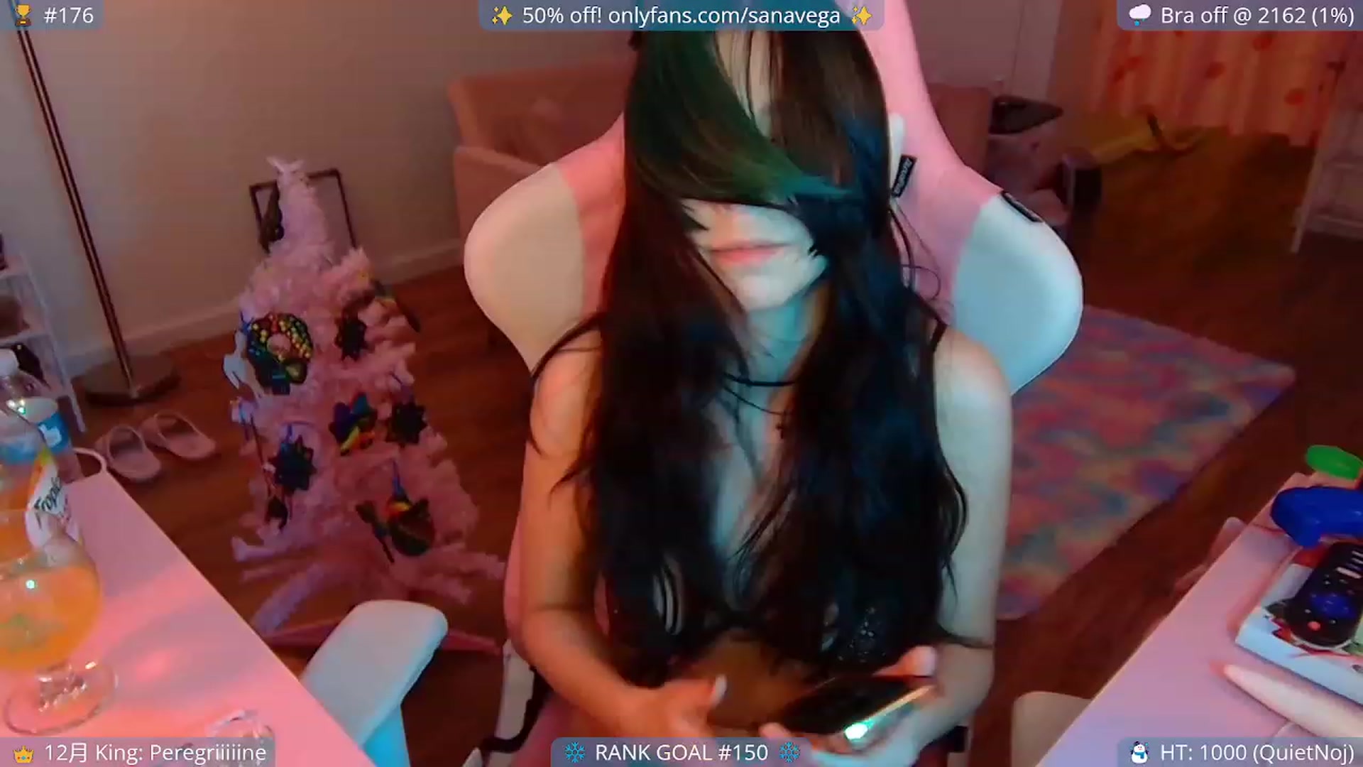 Gallery image thumbnail from EroUkiyo's myfreecams stream on, 12/19/2022, 06:36 image 5 of 20