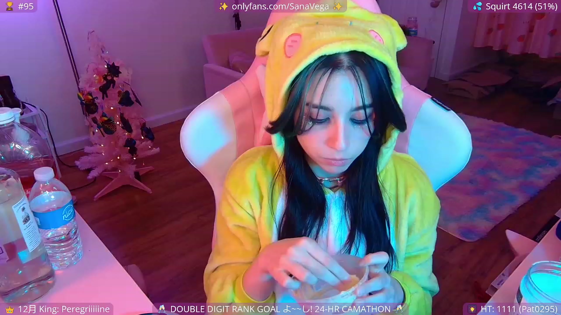 Gallery image thumbnail from EroUkiyo's myfreecams stream on, 01/01/2023, 24:01 image 16 of 20