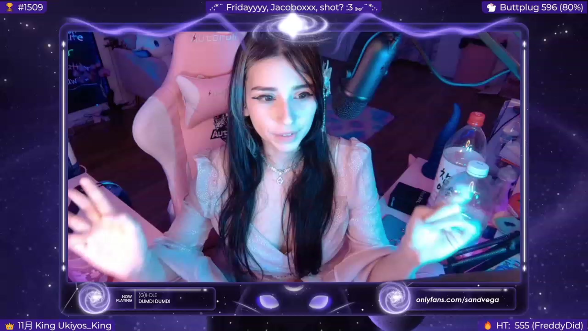 Gallery image thumbnail from EroUkiyo's myfreecams stream on, 12/17/2023, 05:48 image 1 of 20