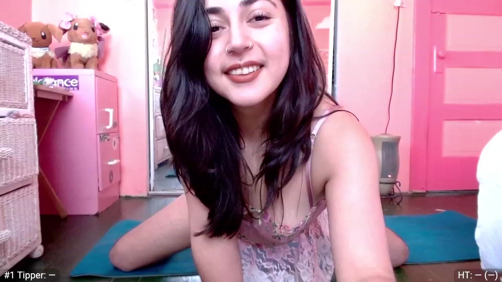 Gallery image thumbnail from EroticEevee's myfreecams stream on, 12/21/2022, 18:40 image 7 of 20
