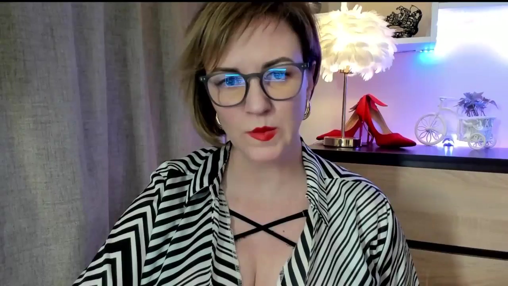 Gallery image thumbnail from EroticFELIZIA's myfreecams stream on, 10/12/2025, 14:29 image 6 of 20