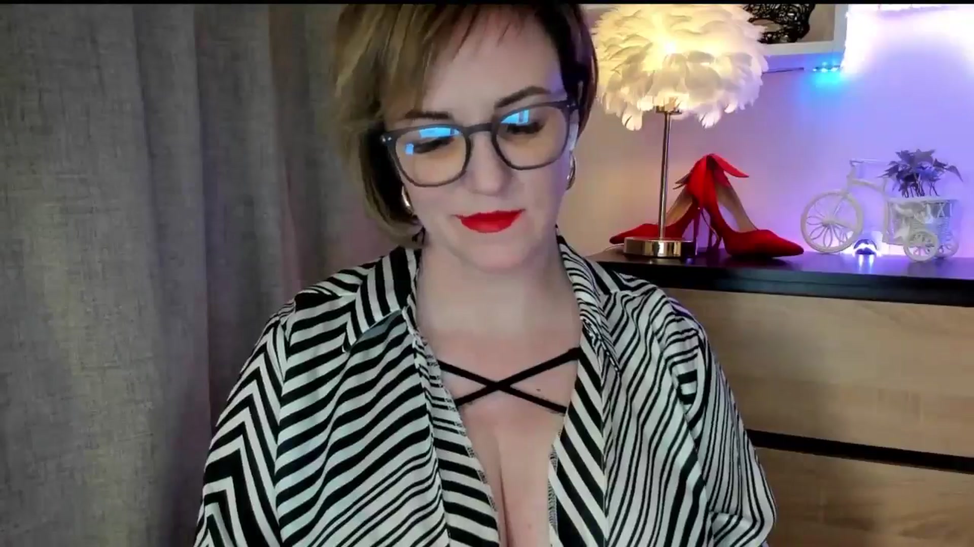 Gallery image thumbnail from EroticFELIZIA's myfreecams stream on, 10/12/2025, 14:29 image 9 of 20