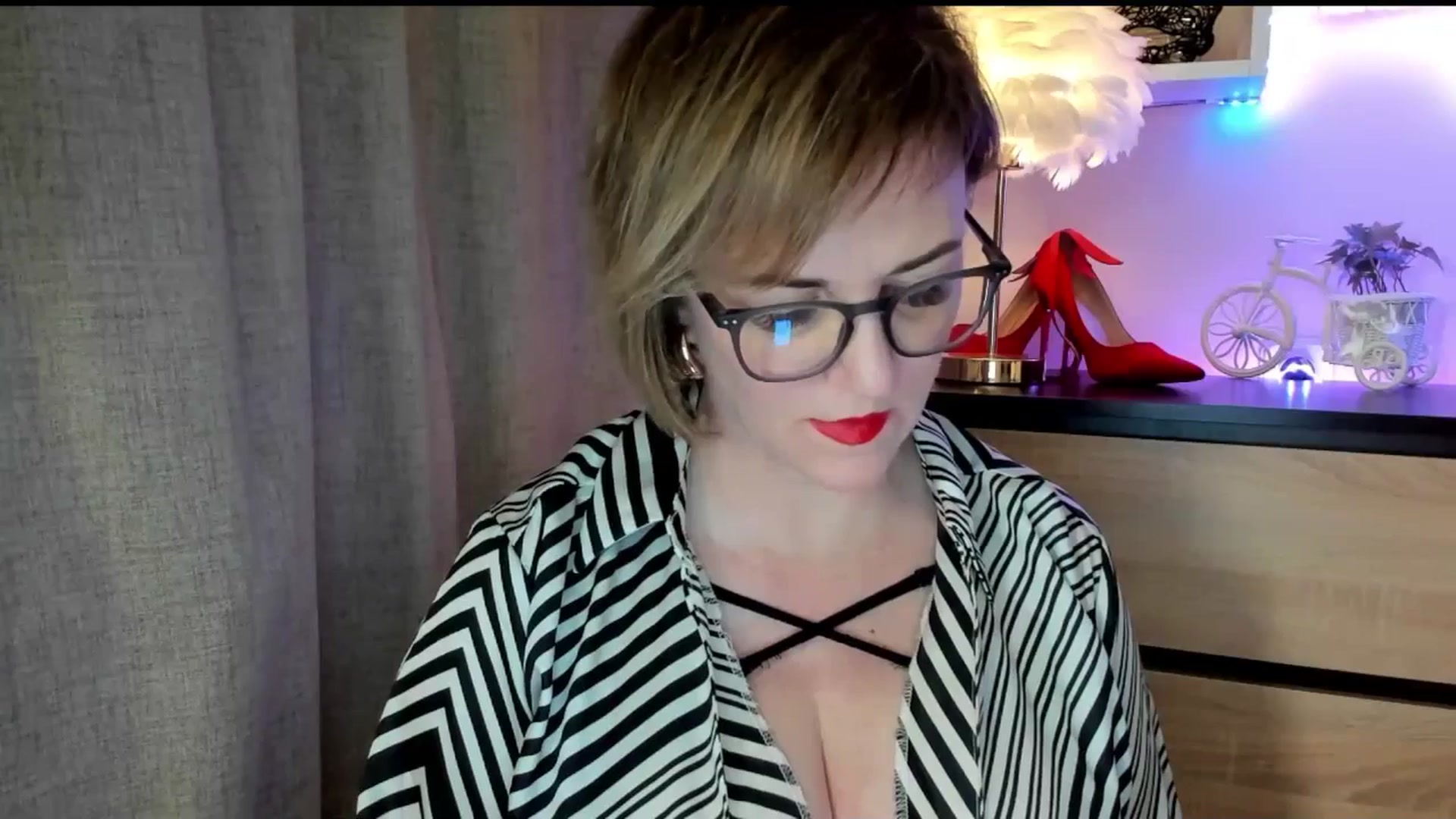 Gallery image thumbnail from EroticFELIZIA's myfreecams stream on, 10/12/2025, 14:29 image 20 of 20
