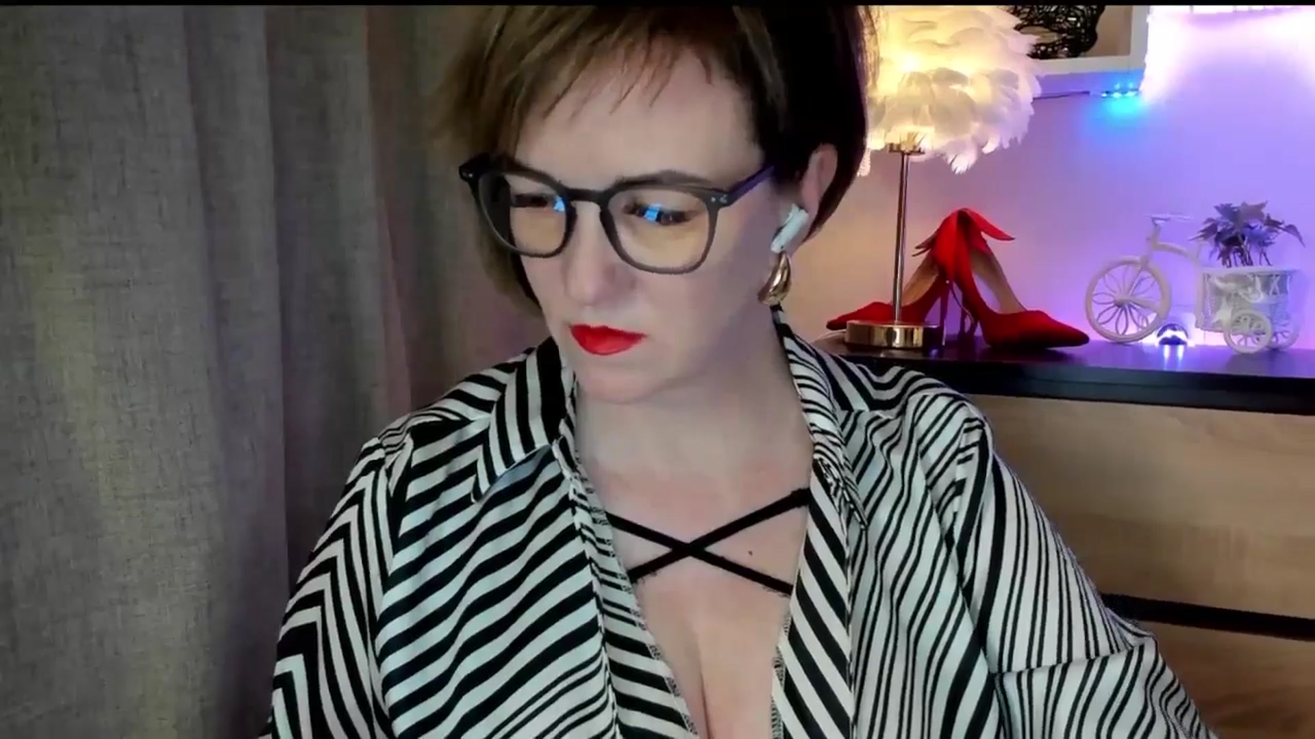 Gallery image thumbnail from EroticFELIZIA's myfreecams stream on, 10/12/2025, 14:29 image 11 of 20