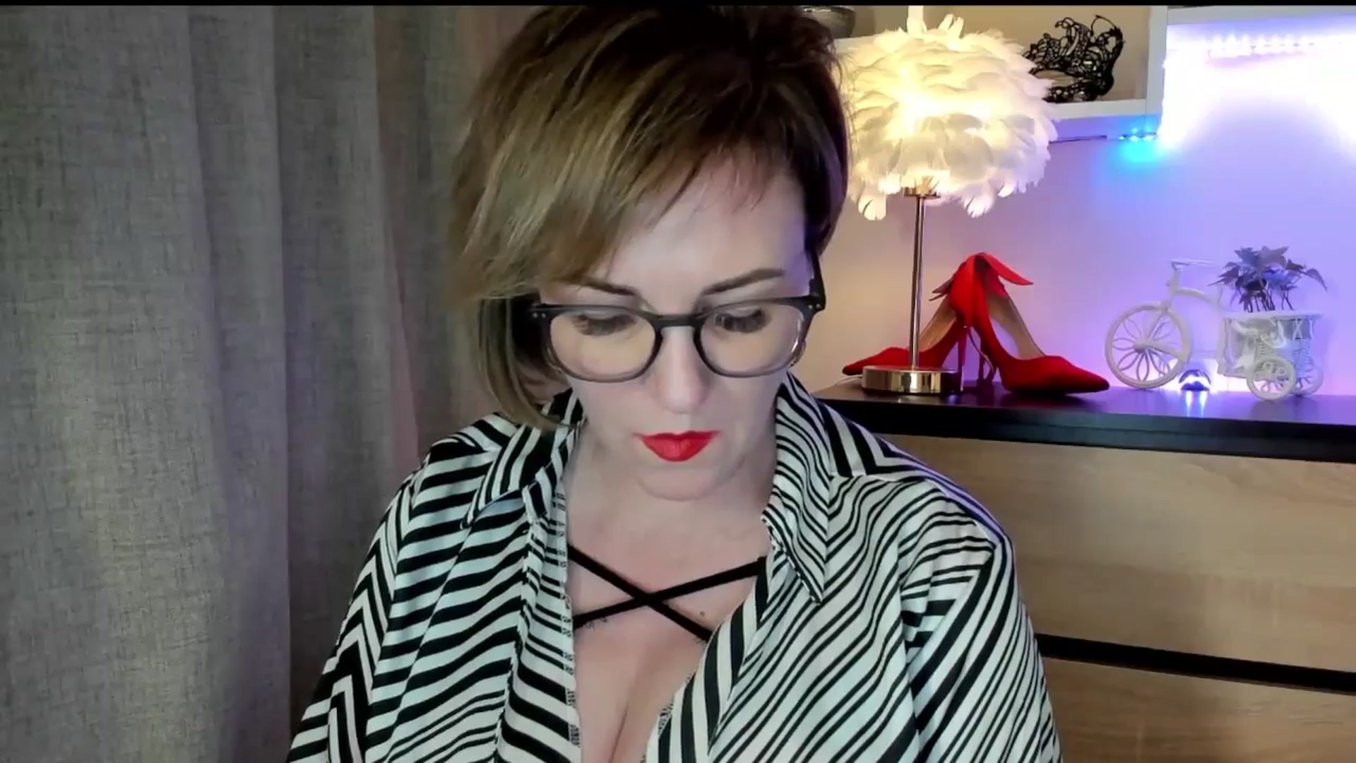 Gallery image thumbnail from EroticFELIZIA's myfreecams stream on, 10/12/2025, 14:29 image 4 of 20