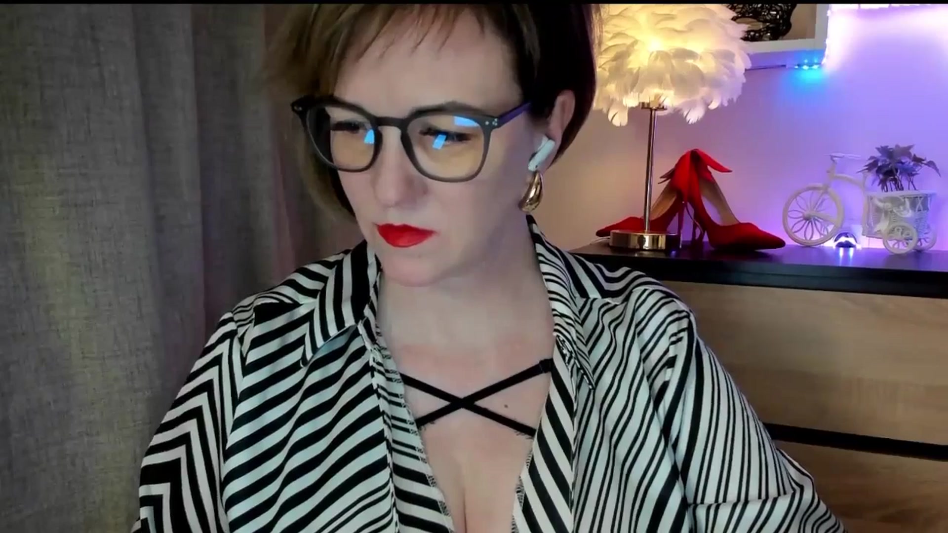 Gallery image thumbnail from EroticFELIZIA's myfreecams stream on, 10/12/2025, 14:29 image 10 of 20