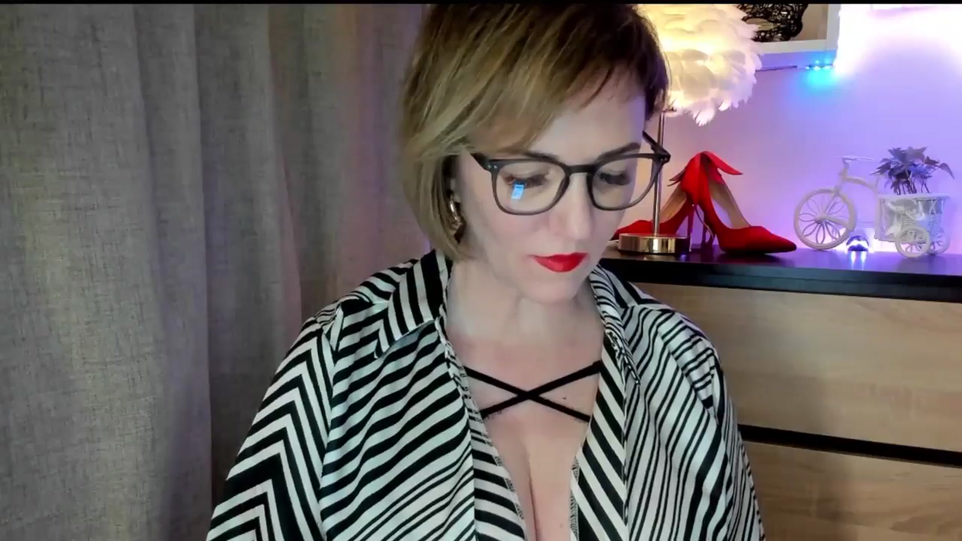 Gallery image thumbnail from EroticFELIZIA's myfreecams stream on, 10/12/2025, 14:29 image 12 of 20