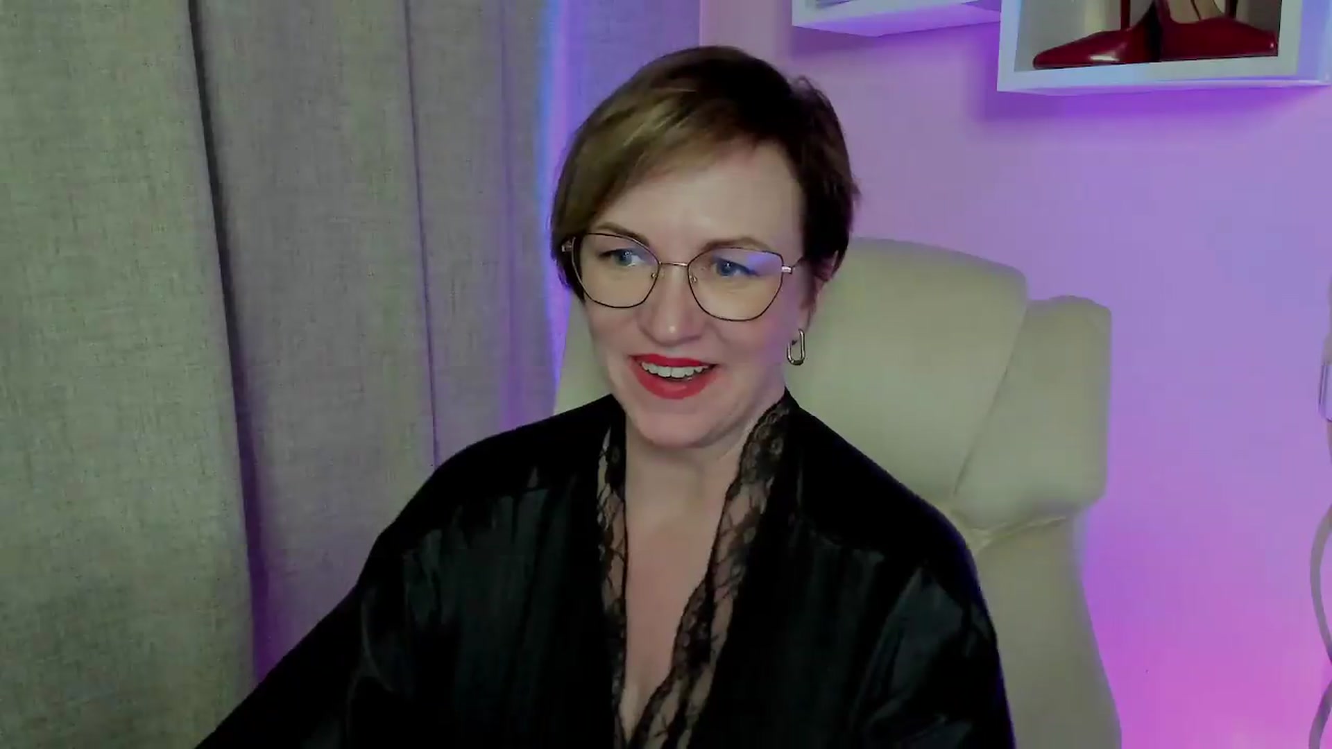Gallery image thumbnail from EroticFELIZIA's myfreecams stream on, 06/14/2026, 17:09 image 17 of 20