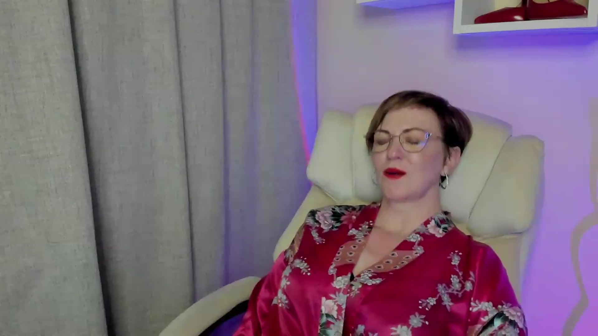 Gallery image thumbnail from EroticFELIZIA's myfreecams stream on, 06/19/2026, 09:39 image 6 of 20