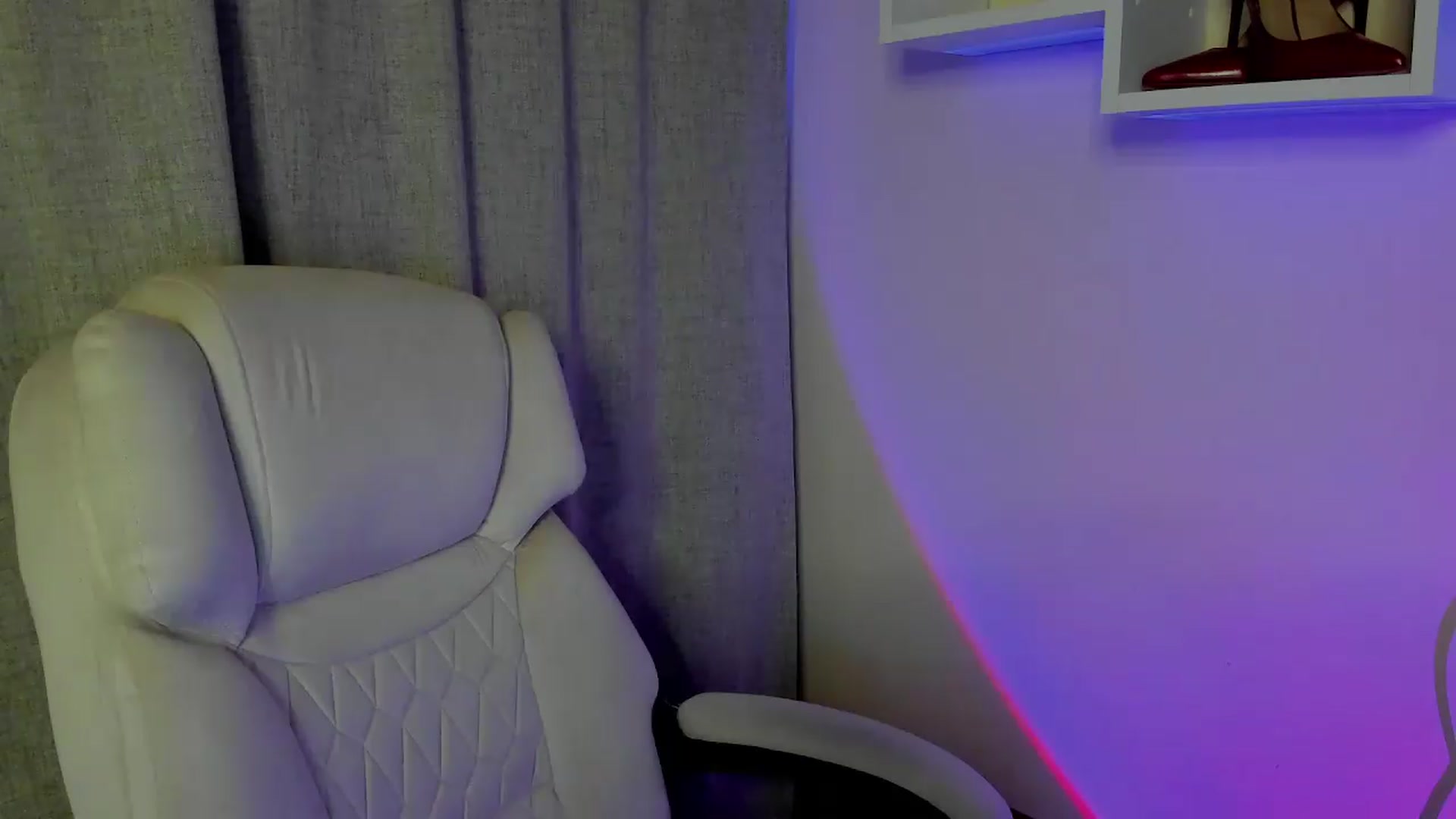 Gallery image thumbnail from EroticFELIZIA's myfreecams stream on, 06/28/2026, 11:29 image 4 of 20