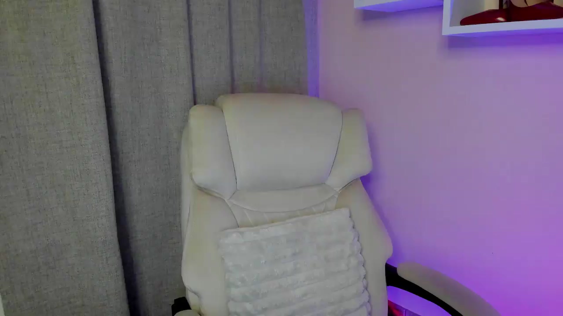 Gallery image thumbnail from EroticFELIZIA's myfreecams stream on, 06/29/2026, 14:48 image 1 of 20