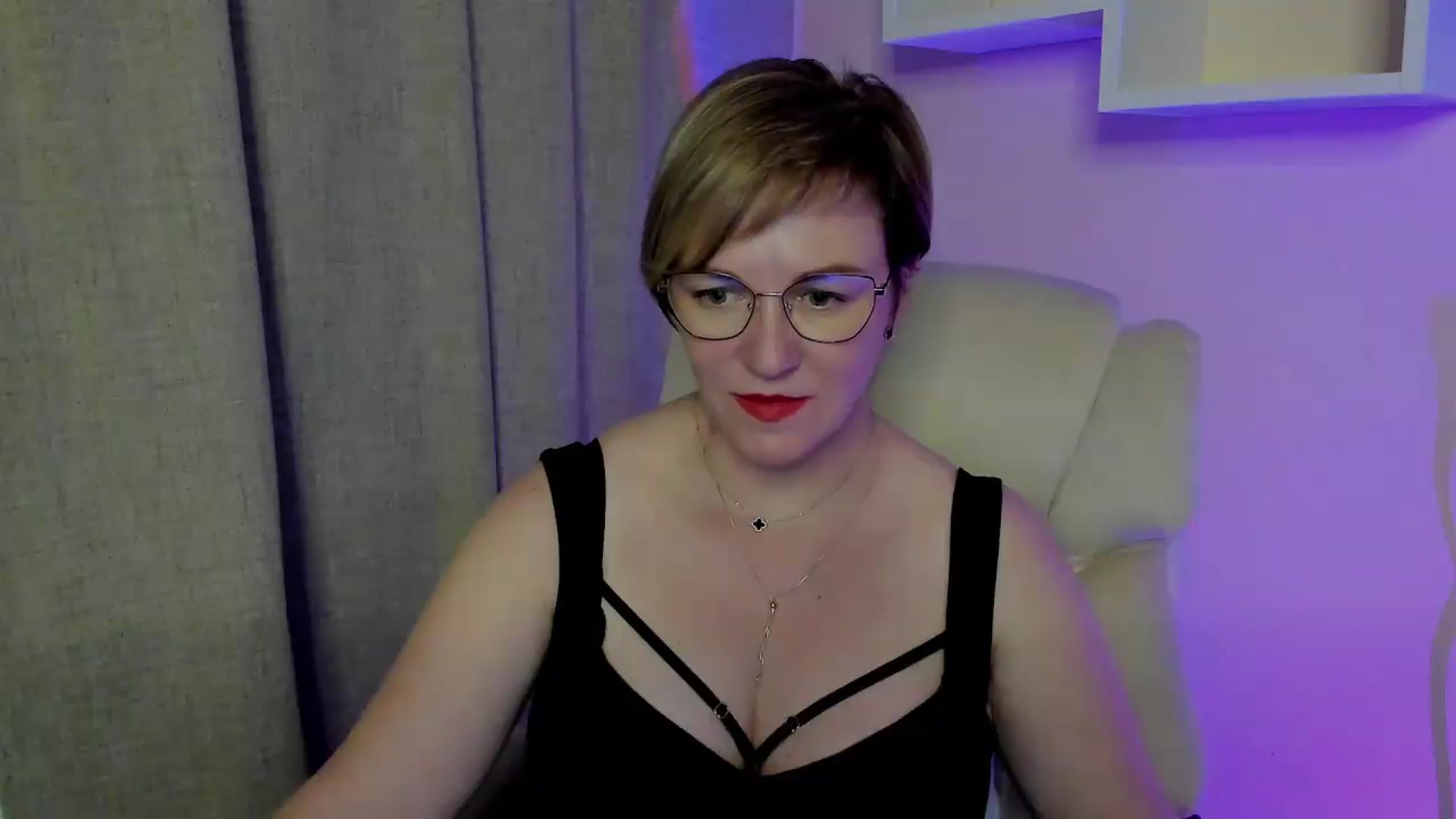 Gallery image thumbnail from EroticFELIZIA's myfreecams stream on, 07/09/2026, 19:25 image 17 of 20