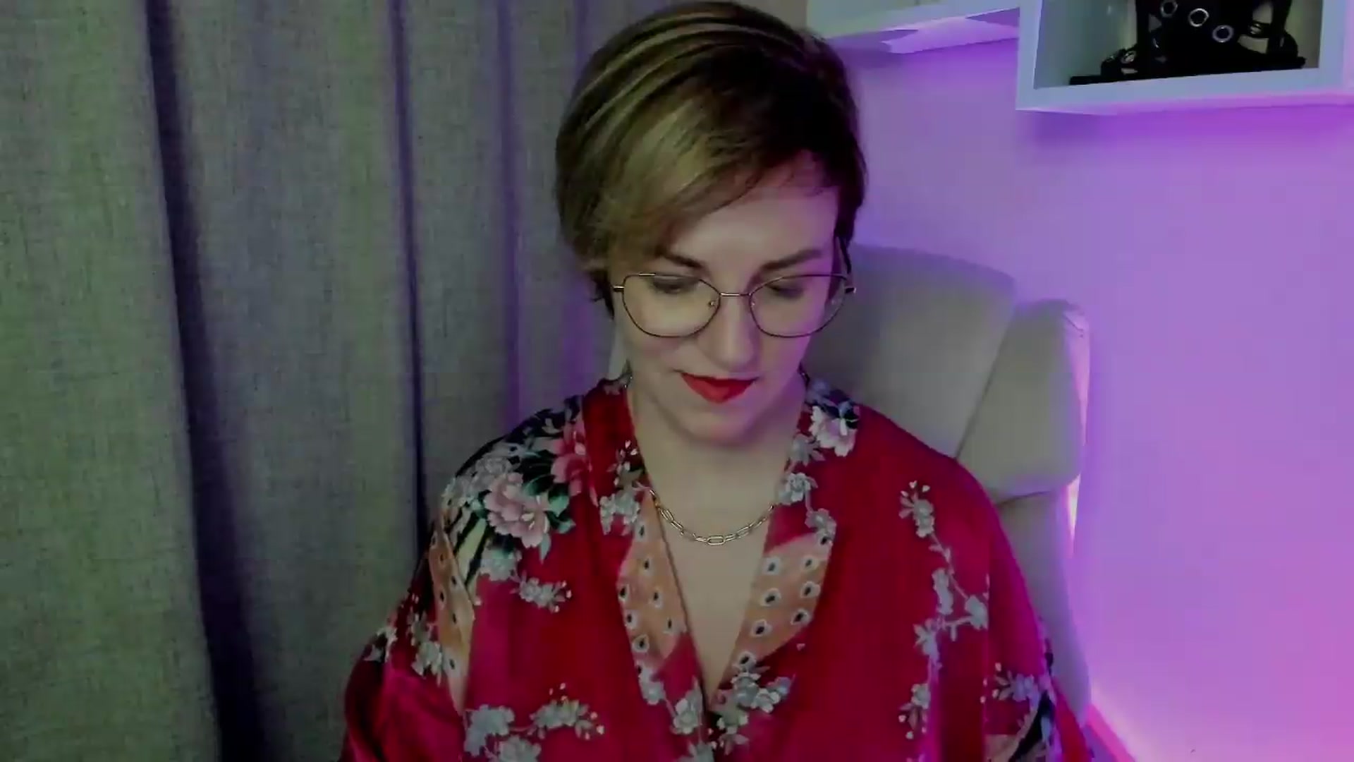 Gallery image thumbnail from EroticFELIZIA's myfreecams stream on, 07/19/2026, 07:50 image 15 of 20
