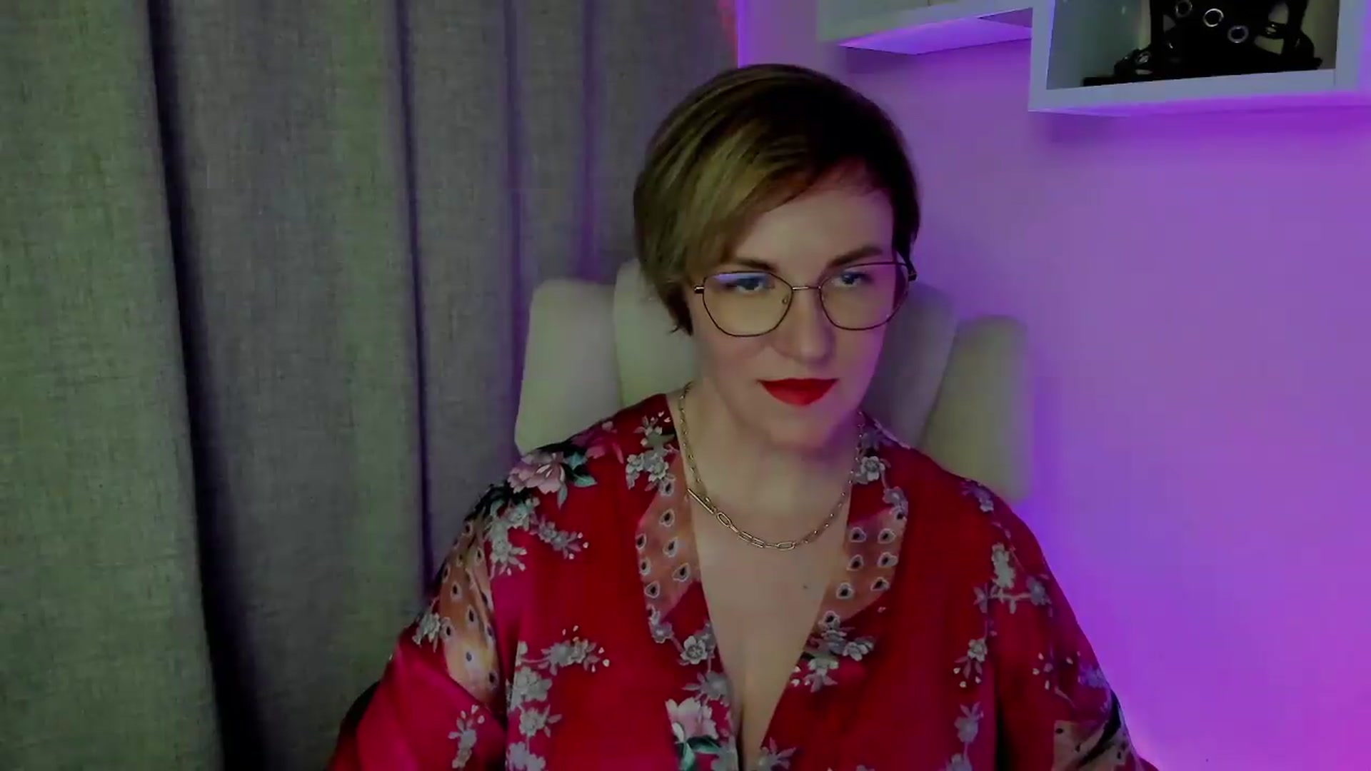 Gallery image thumbnail from EroticFELIZIA's myfreecams stream on, 07/19/2026, 07:50 image 9 of 20