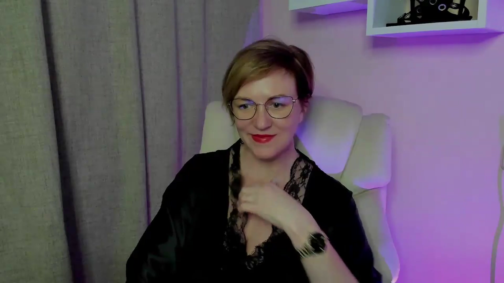 Gallery image thumbnail from EroticFELIZIA's myfreecams stream on, 07/19/2026, 19:01 image 3 of 20