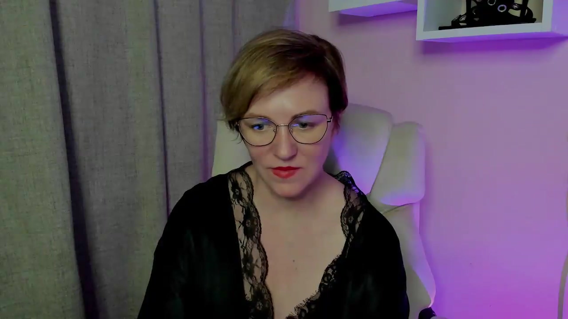 Gallery image thumbnail from EroticFELIZIA's myfreecams stream on, 07/19/2026, 20:03 image 12 of 20