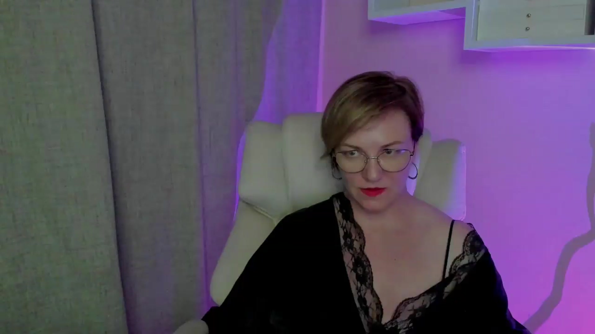 Gallery image thumbnail from EroticFELIZIA's myfreecams stream on, 08/03/2026, 17:58 image 17 of 20