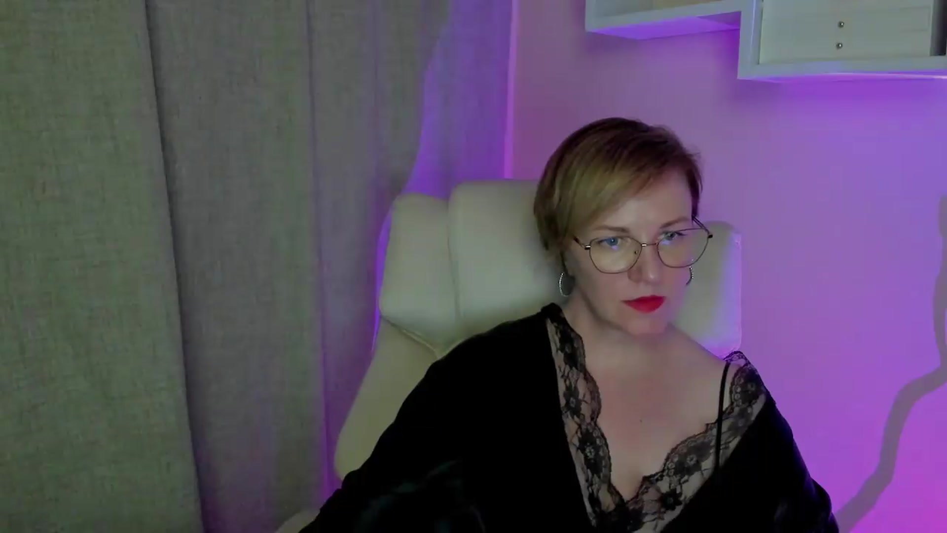 Gallery image thumbnail from EroticFELIZIA's myfreecams stream on, 08/03/2026, 17:58 image 13 of 20