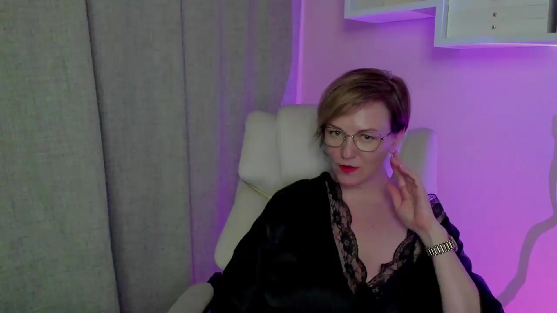 Gallery image thumbnail from EroticFELIZIA's myfreecams stream on, 08/03/2026, 17:58 image 4 of 20