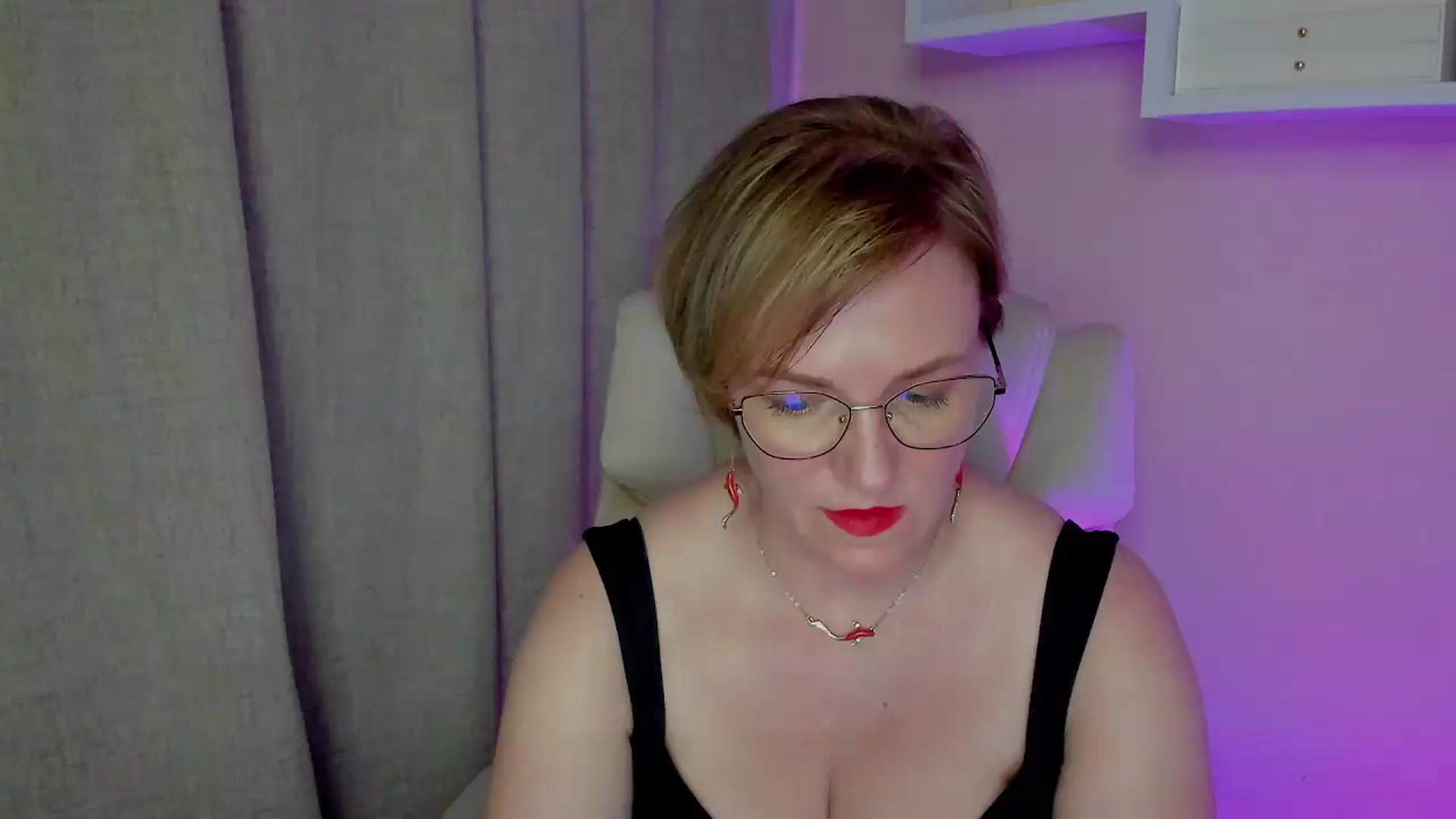 Gallery image thumbnail from EroticFELIZIA's myfreecams stream on, 08/04/2026, 15:11 image 6 of 20