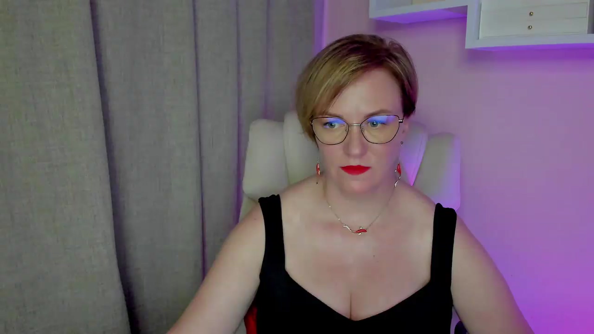 Gallery image thumbnail from EroticFELIZIA's myfreecams stream on, 08/04/2026, 15:11 image 4 of 20