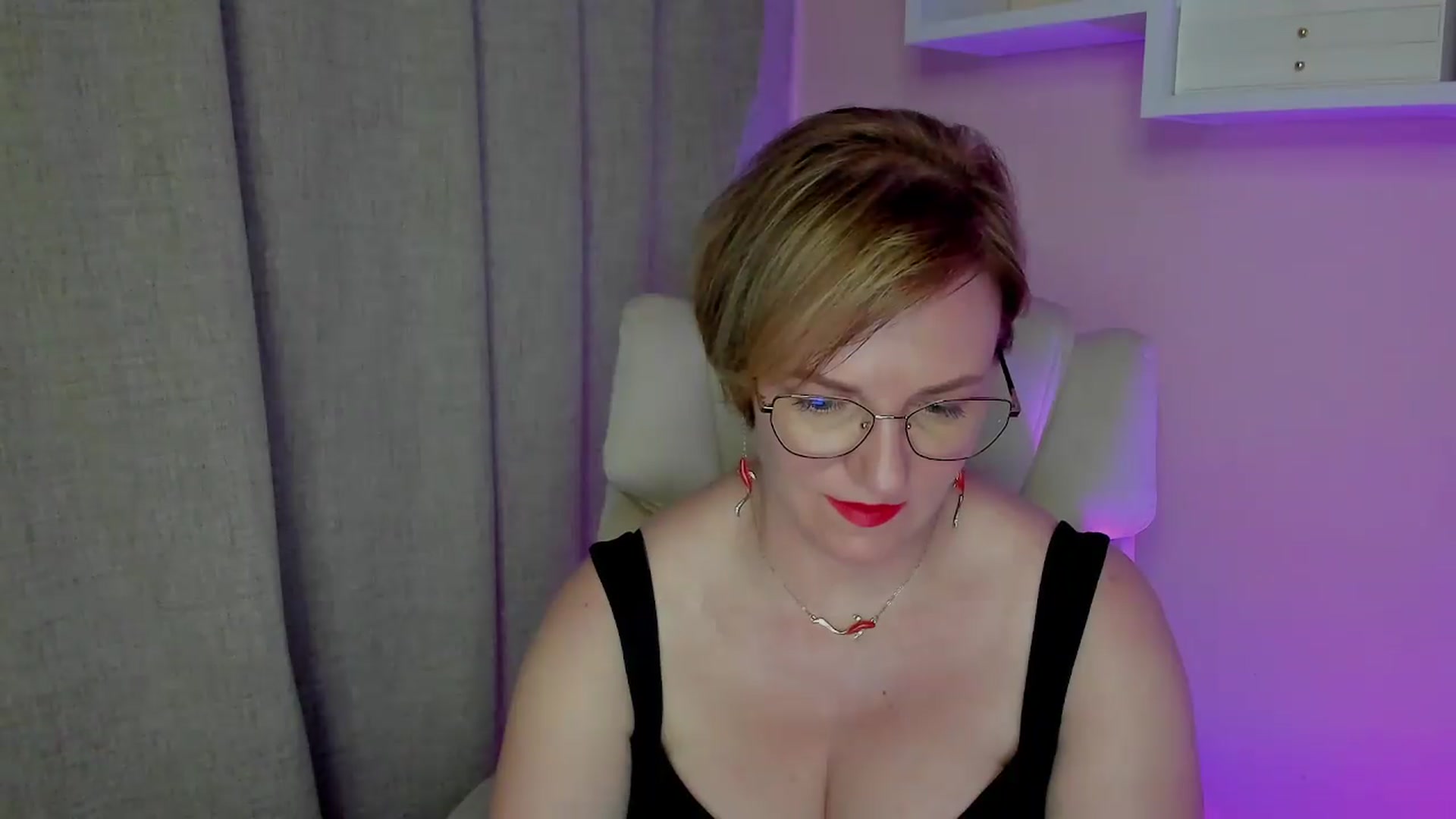 Gallery image thumbnail from EroticFELIZIA's myfreecams stream on, 08/04/2026, 15:11 image 9 of 20