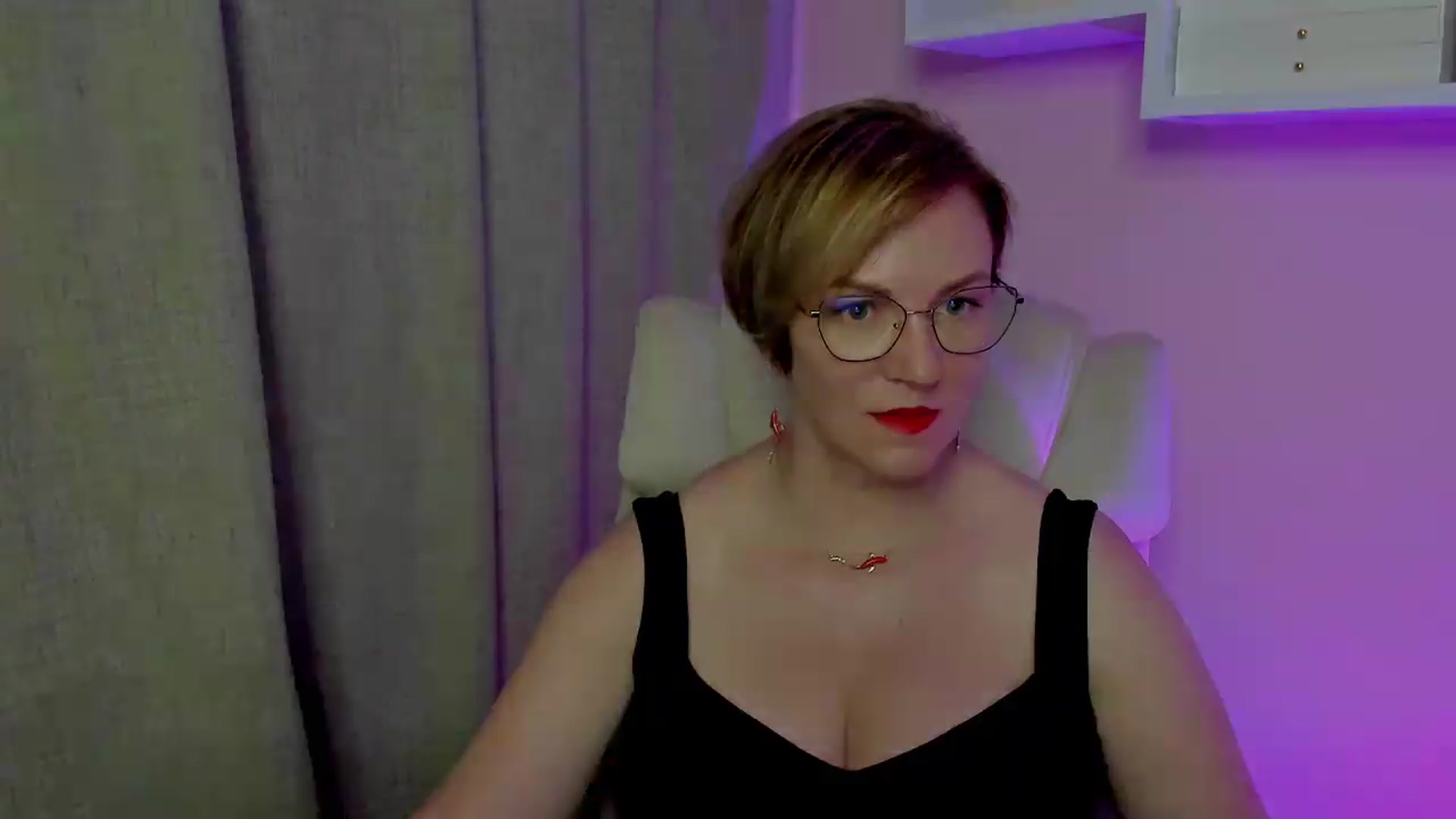Gallery image thumbnail from EroticFELIZIA's myfreecams stream on, 08/04/2026, 15:11 image 12 of 20