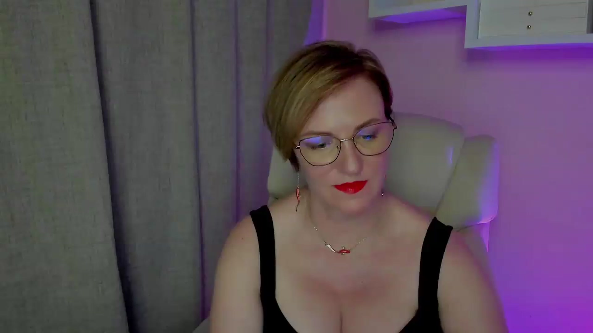 Gallery image thumbnail from EroticFELIZIA's myfreecams stream on, 08/04/2026, 18:02 image 3 of 20