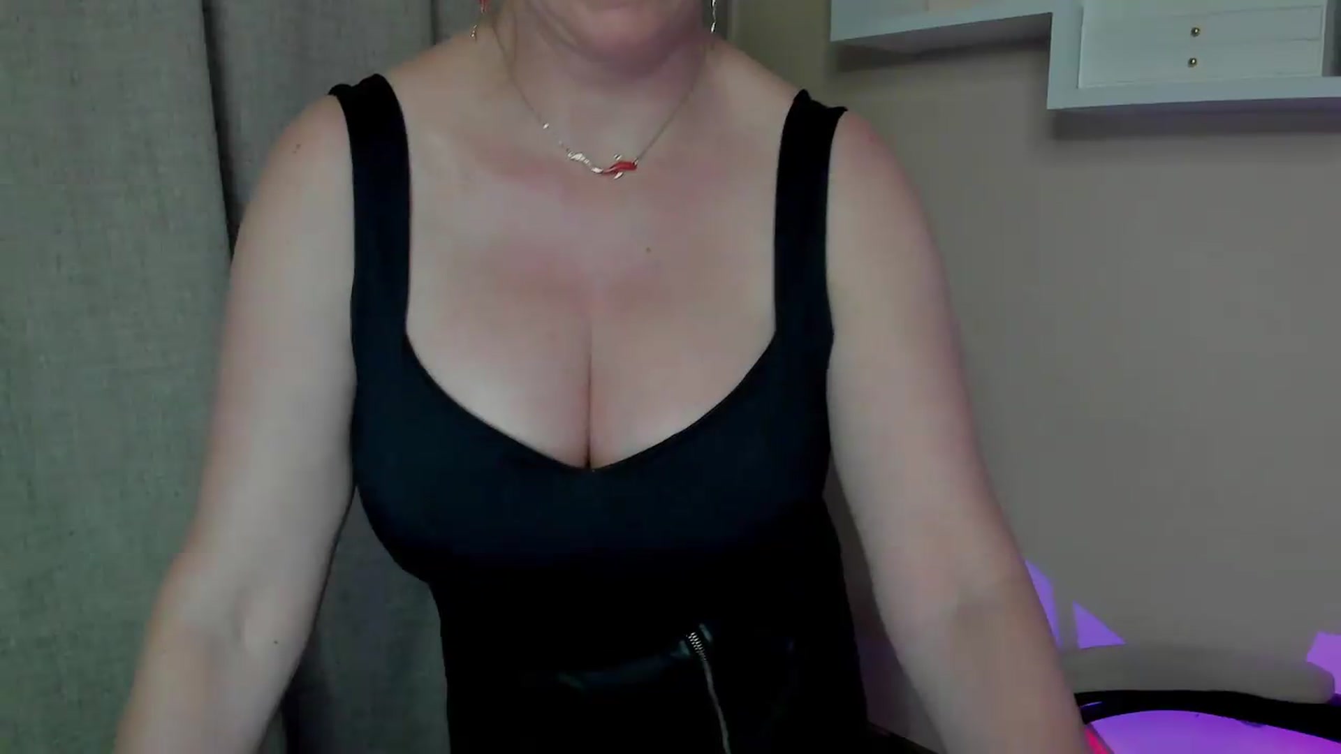 Gallery image thumbnail from EroticFELIZIA's myfreecams stream on, 08/04/2026, 18:02 image 9 of 20
