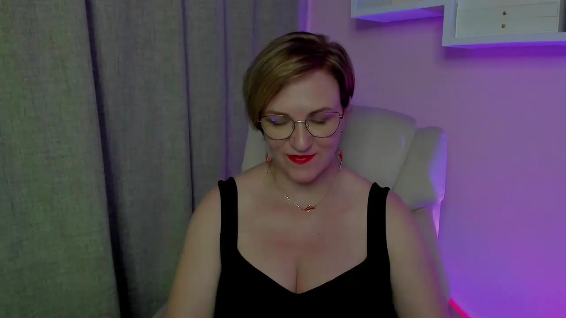 Gallery image thumbnail from EroticFELIZIA's myfreecams stream on, 08/04/2026, 18:02 image 16 of 20