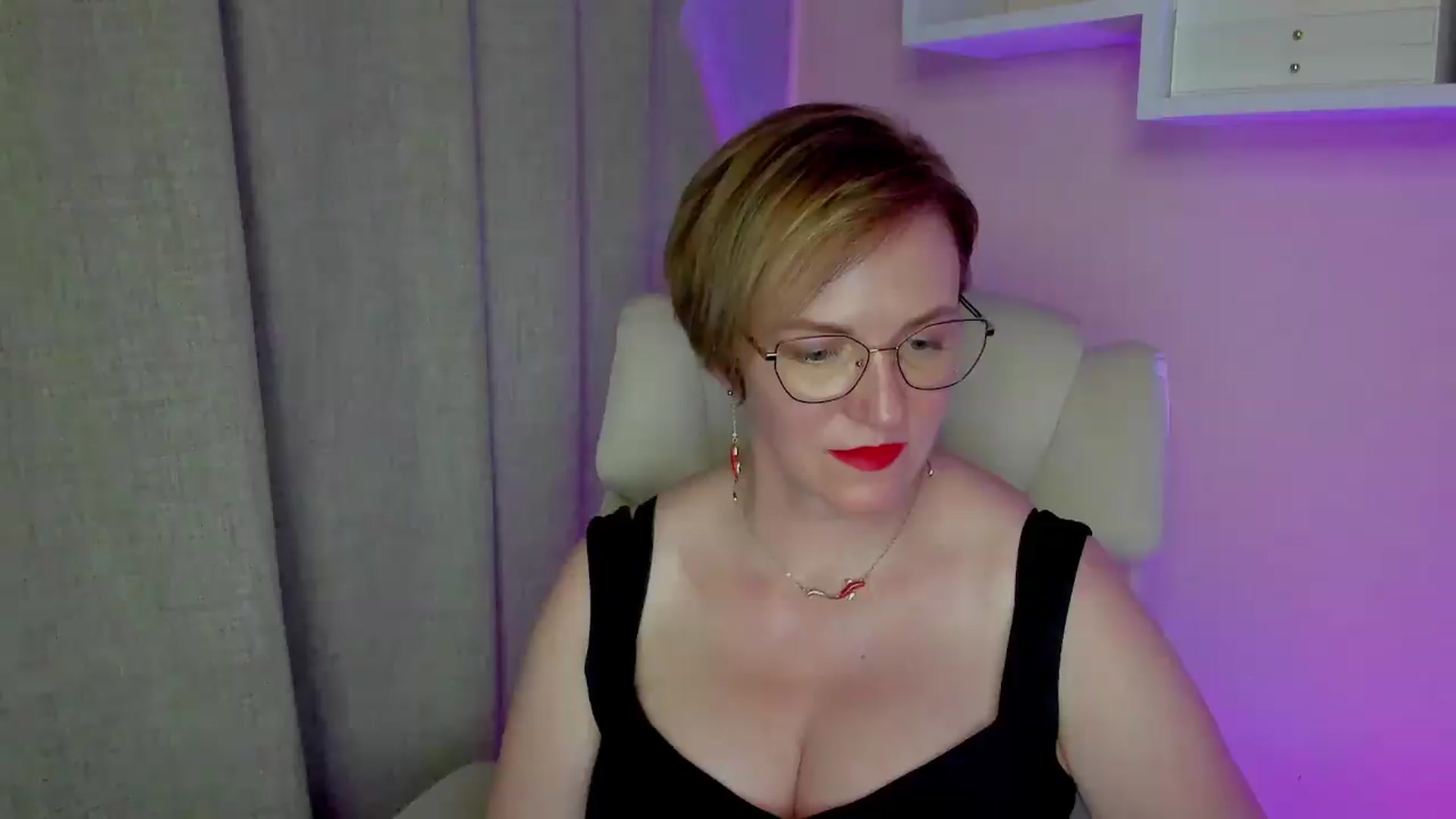 Gallery image thumbnail from EroticFELIZIA's myfreecams stream on, 08/04/2026, 19:01 image 13 of 20