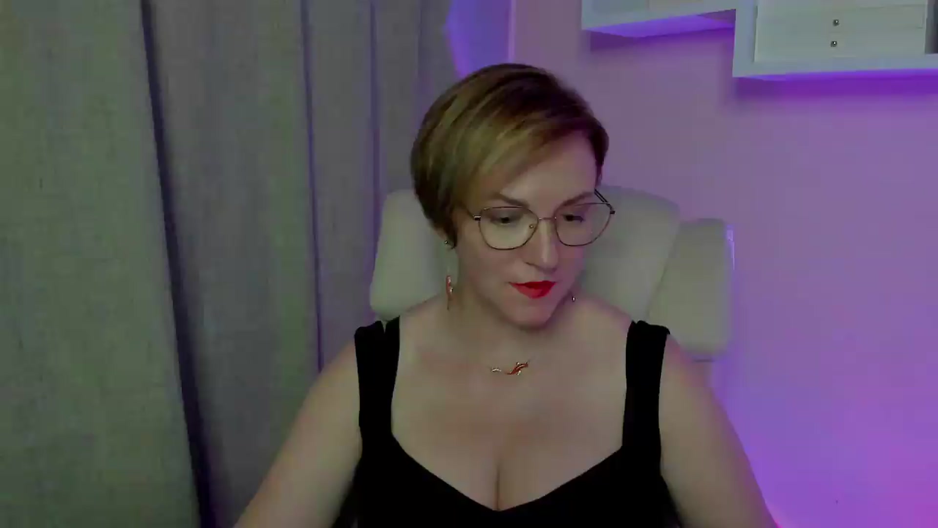 Gallery image thumbnail from EroticFELIZIA's myfreecams stream on, 08/04/2026, 19:01 image 17 of 20