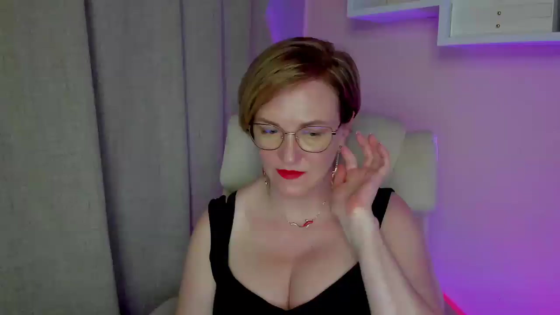 Gallery image thumbnail from EroticFELIZIA's myfreecams stream on, 08/04/2026, 19:01 image 15 of 20