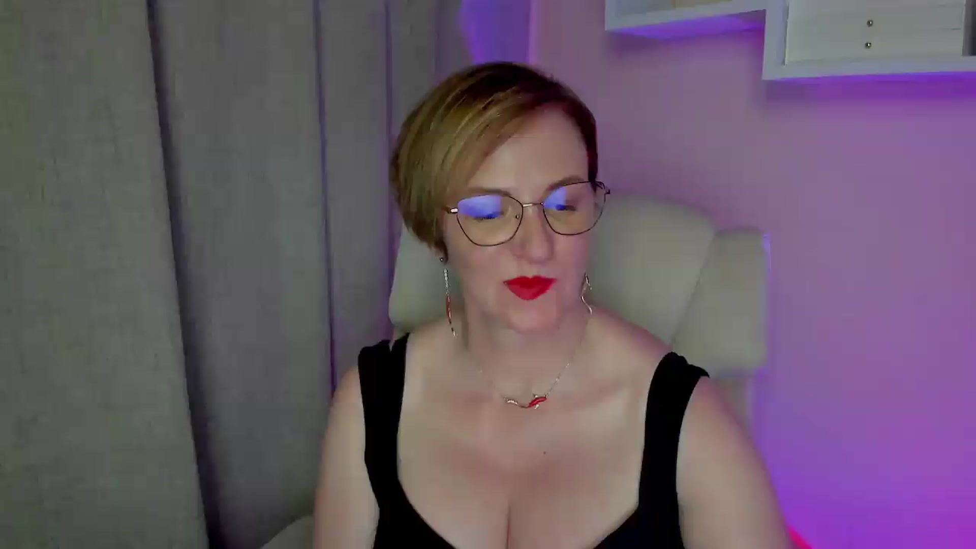 Gallery image thumbnail from EroticFELIZIA's myfreecams stream on, 08/04/2026, 19:01 image 14 of 20