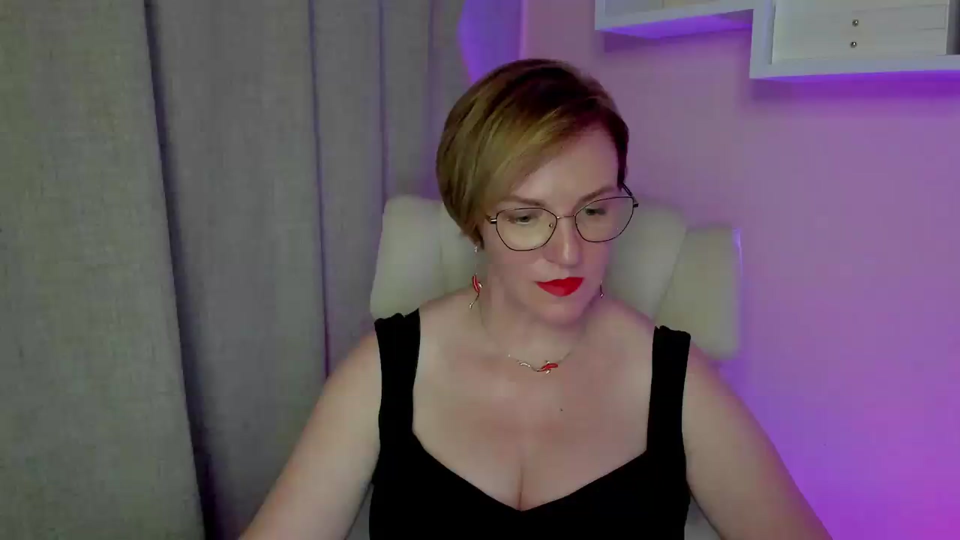 Gallery image thumbnail from EroticFELIZIA's myfreecams stream on, 08/04/2026, 19:01 image 9 of 20