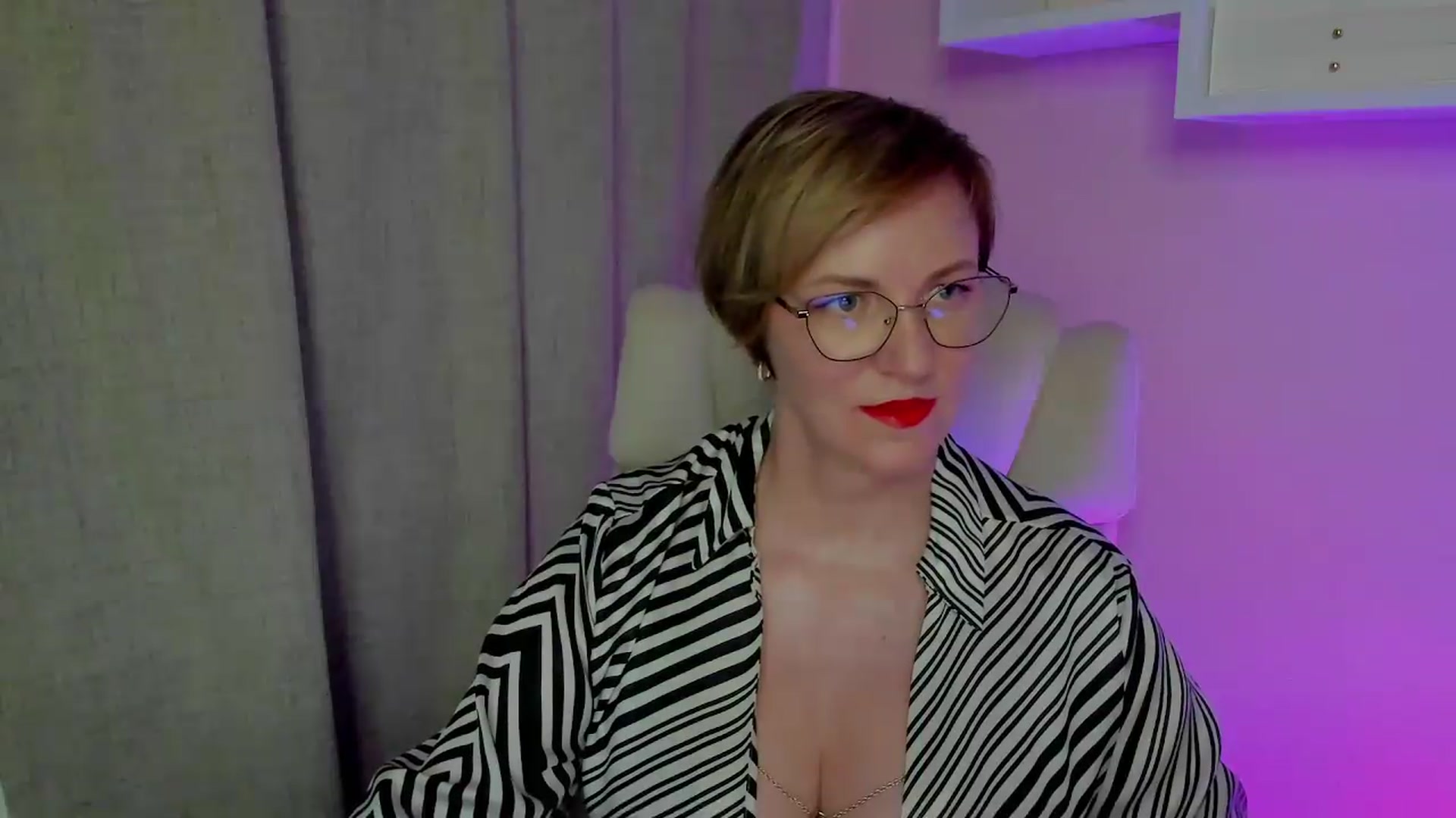 Gallery image thumbnail from EroticFELIZIA's myfreecams stream on, 08/05/2026, 13:25 image 16 of 20