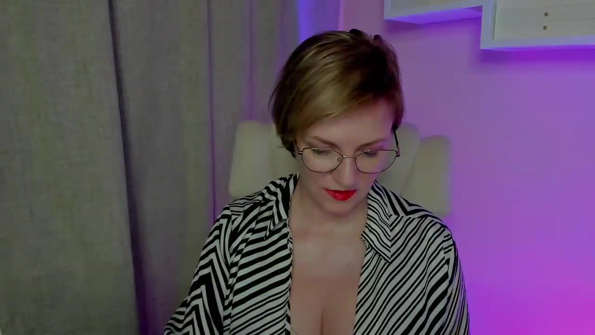 Gallery image thumbnail from EroticFELIZIA's myfreecams stream on, 08/05/2026, 13:25 image 4 of 20