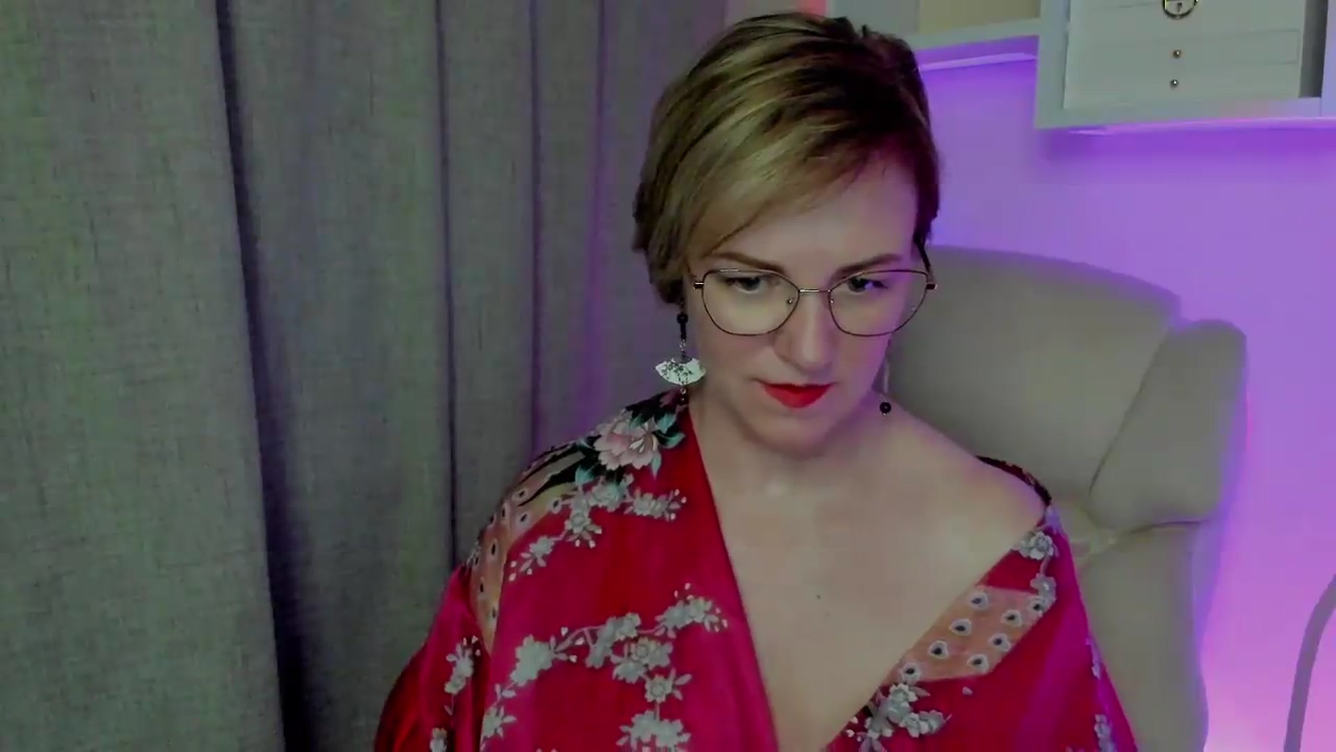 Gallery image thumbnail from EroticFELIZIA's myfreecams stream on, 08/10/2026, 14:30 image 4 of 20